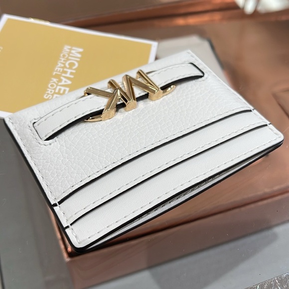 MICHAEL KORS Reed Large Pebbled Leather Card Holder Case
Optic White 
NWT - Picture 6 of 16